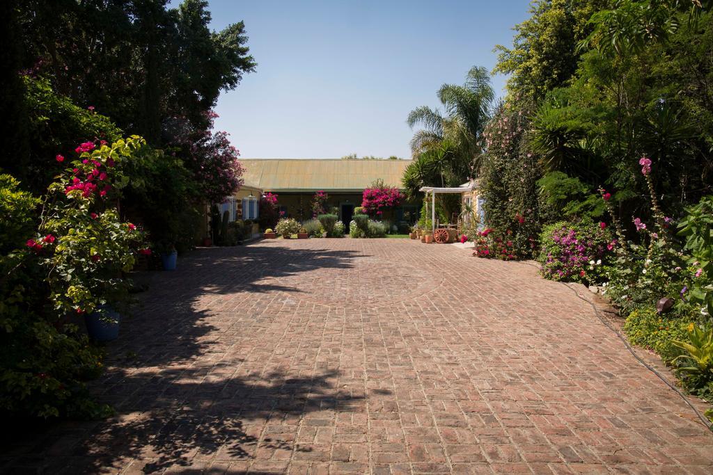 Somerset Stables Graaff Reinet Bagian luar foto